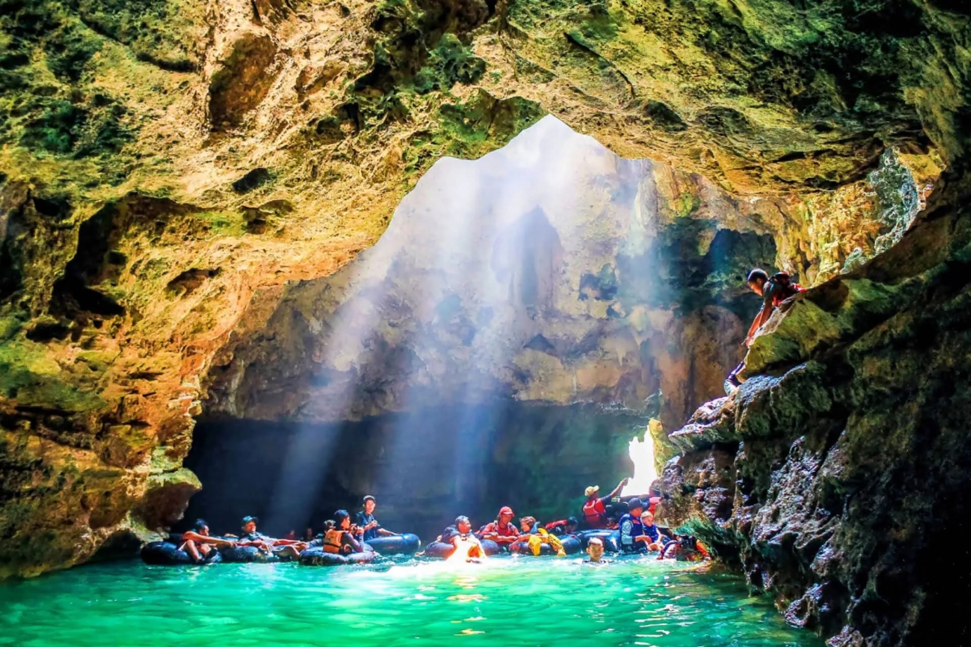 Pindul Cave & Oyo River Tour